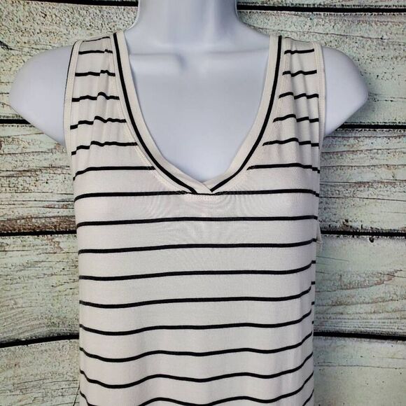 Maurices 24/7 Black White Stripe Sleeveless Tank Top Stretchy V-Neck Size Large - Picture 2 of 8